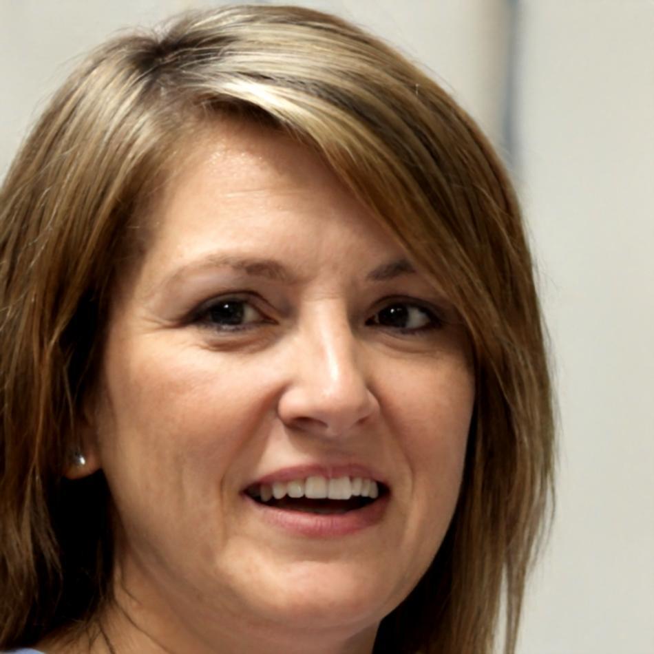 Directora Financiera María García